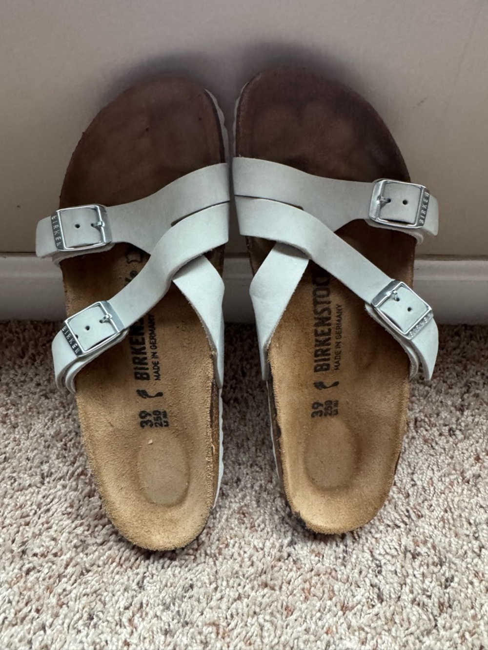 Birkenstock Arizona Sandals – Light Gray | Size 39 (US 8-8.5) | Genuine Leather